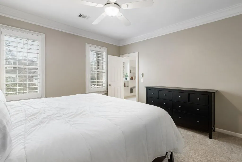 725 Hunting View Point, Atlanta, Georgia 30328, 4 Bedrooms Bedrooms, ,4 BathroomsBathrooms,Residential,Sold,725 Hunting View Point,6698434