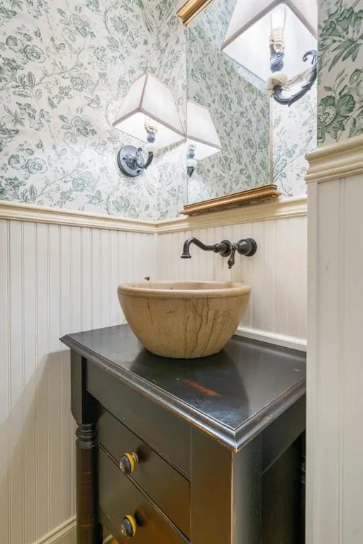 725 Hunting View Point, Atlanta, Georgia 30328, 4 Bedrooms Bedrooms, ,4 BathroomsBathrooms,Residential,Sold,725 Hunting View Point,6698434