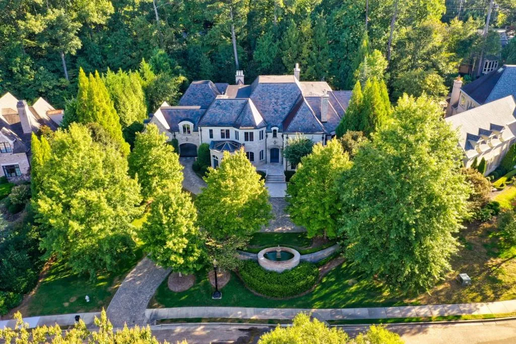 203 Saint Nicholas Circle Nw, Atlanta, Georgia 30327, 6 Bedrooms Bedrooms, ,7 BathroomsBathrooms,Residential,Sold,203 Saint Nicholas Circle Nw,6796023