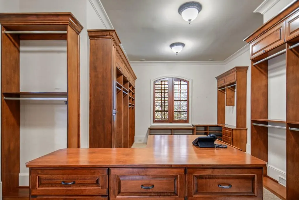203 Saint Nicholas Circle Nw, Atlanta, Georgia 30327, 6 Bedrooms Bedrooms, ,7 BathroomsBathrooms,Residential,Sold,203 Saint Nicholas Circle Nw,6796023