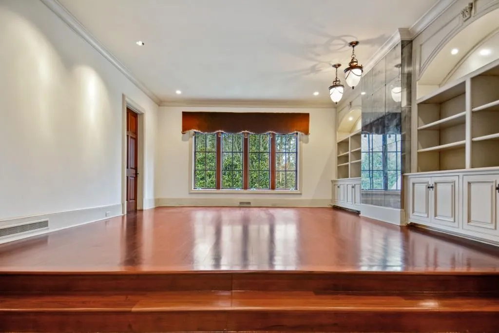 203 Saint Nicholas Circle Nw, Atlanta, Georgia 30327, 6 Bedrooms Bedrooms, ,7 BathroomsBathrooms,Residential,Sold,203 Saint Nicholas Circle Nw,6796023