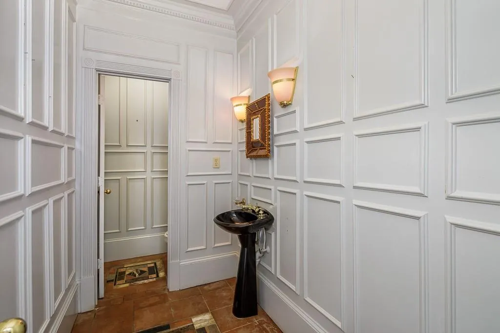 8105 River Circle, Sandy Springs, Georgia 30350, 4 Bedrooms Bedrooms, ,2 BathroomsBathrooms,Residential,Sold,8105 River Circle,6516258