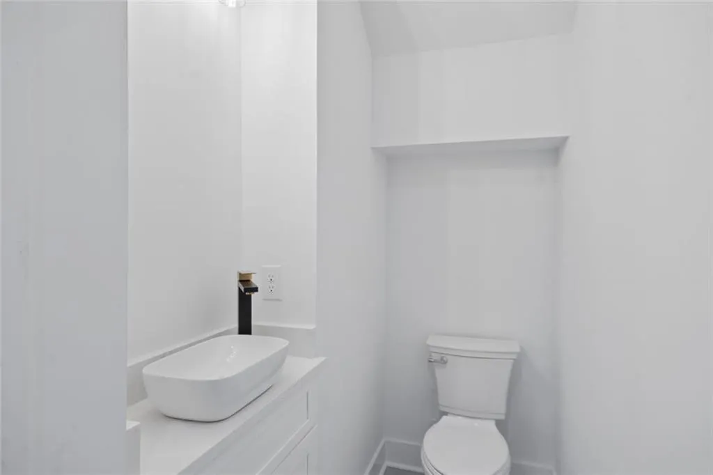 2438 2nd Street Nw, Atlanta, Georgia 30318, 5 Bedrooms Bedrooms, 0 ,5 BathroomsBathrooms,Residential,For Sale,2438 2nd Street Nw,7738435