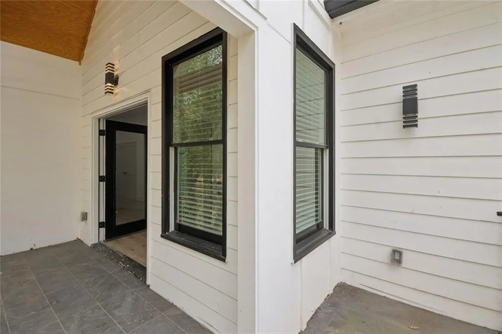 2438 2nd Street Nw, Atlanta, Georgia 30318, 5 Bedrooms Bedrooms, 0 ,5 BathroomsBathrooms,Residential,For Sale,2438 2nd Street Nw,7738435
