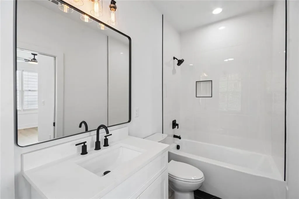 2438 2nd Street Nw, Atlanta, Georgia 30318, 5 Bedrooms Bedrooms, 0 ,5 BathroomsBathrooms,Residential,For Sale,2438 2nd Street Nw,7738435