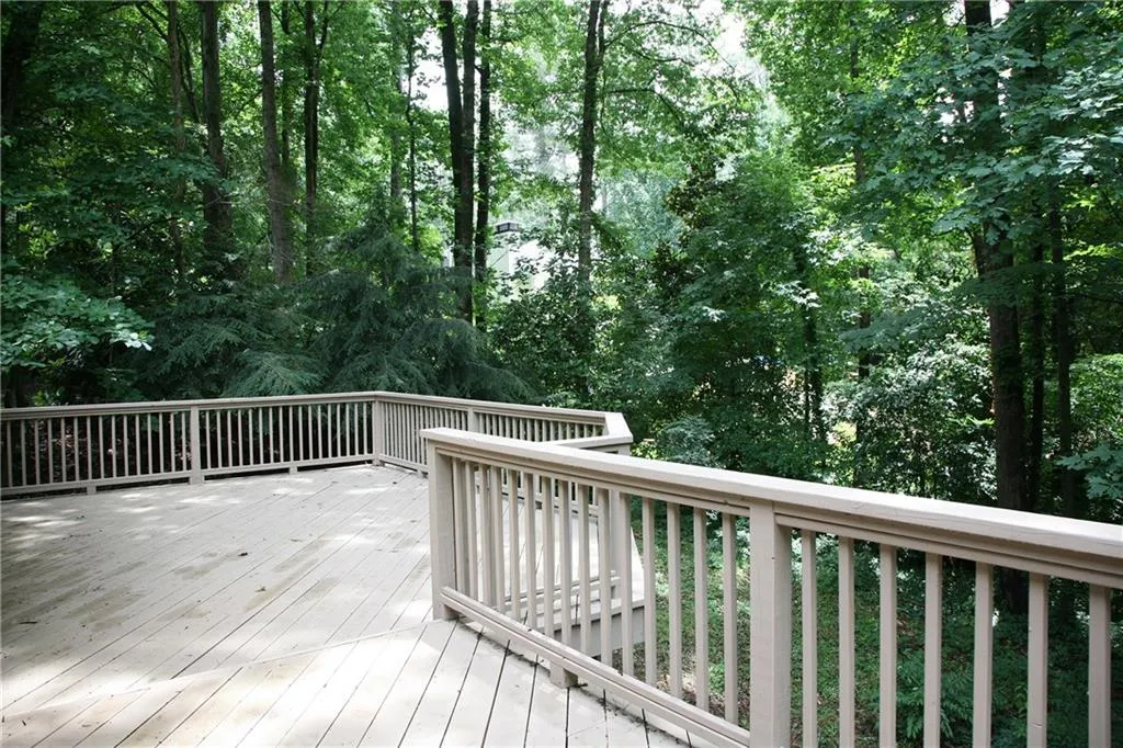 890 Edgewater Drive, Sandy Springs, Georgia 30328, 4 Bedrooms Bedrooms, ,3 BathroomsBathrooms,Residential,Sold,890 Edgewater Drive,5856043
