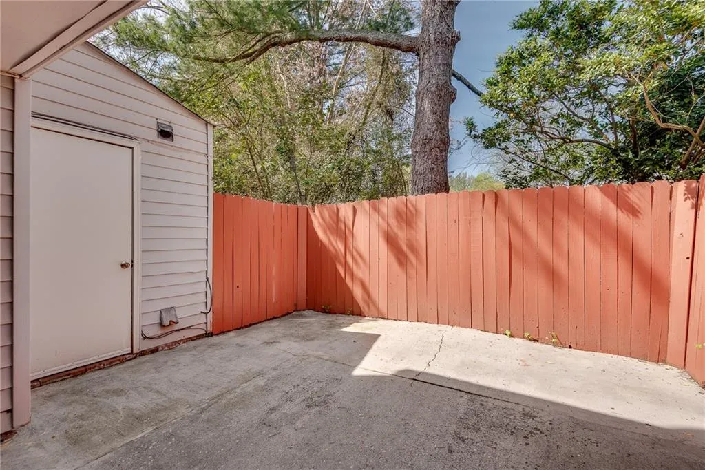 Enjoy outdoor living space with a private fenced-in patio that’s perfect for grilling out, enjoying a beverage of choice in the evenings, hosting friends and family, etc. Enjoy outdoor living space with a private fenced-in patio that’s perfect for grilling out, enjoying a beverage of choice in the evenings, hosting friends and family, etc.