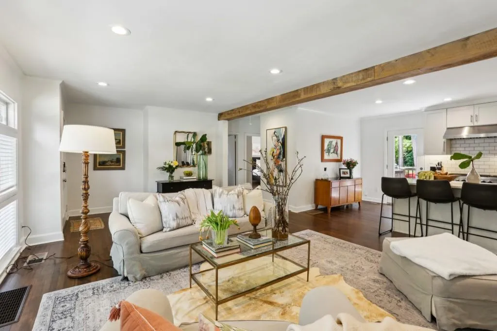 960 Lindridge Drive Ne, Atlanta, Georgia 30324, 2 Bedrooms Bedrooms, ,1 BathroomBathrooms,Residential,For Sale,960 Lindridge Drive Ne,7570781