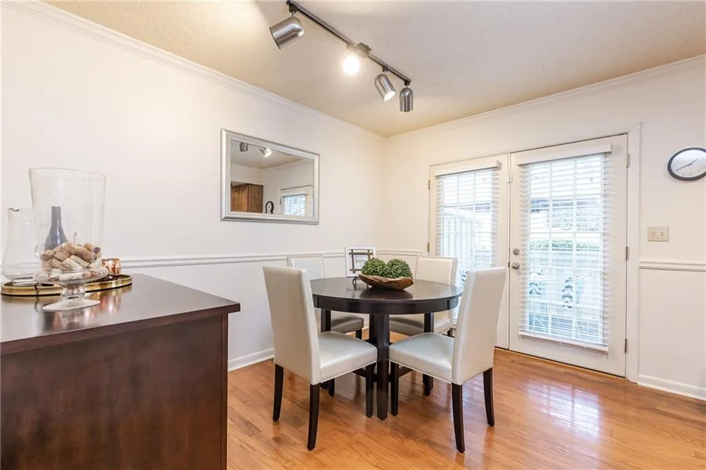 6900 Roswell Road Unit F6, Atlanta, Georgia 30328, 2 Bedrooms Bedrooms, ,2 BathroomsBathrooms,Residential,Sold,6900 Roswell Road Unit F6,6826679