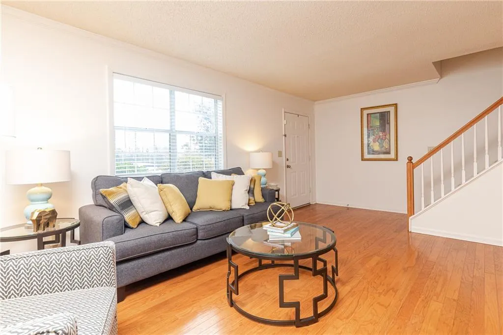 6900 Roswell Road Unit F6, Atlanta, Georgia 30328, 2 Bedrooms Bedrooms, ,2 BathroomsBathrooms,Residential,Sold,6900 Roswell Road Unit F6,6826679