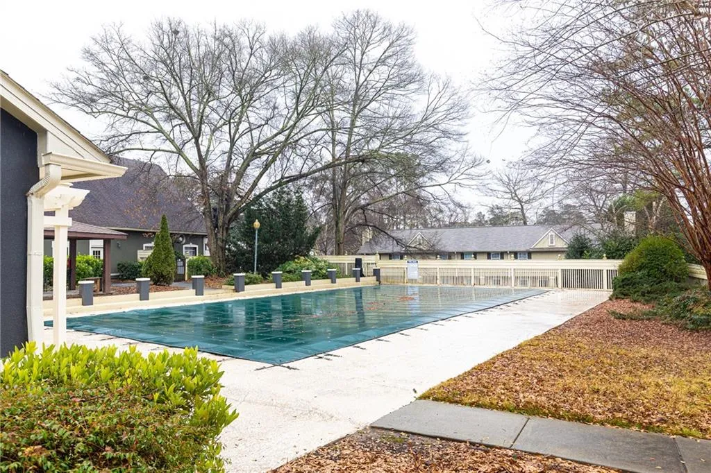 6900 Roswell Road Unit F6, Atlanta, Georgia 30328, 2 Bedrooms Bedrooms, ,2 BathroomsBathrooms,Residential,Sold,6900 Roswell Road Unit F6,6826679