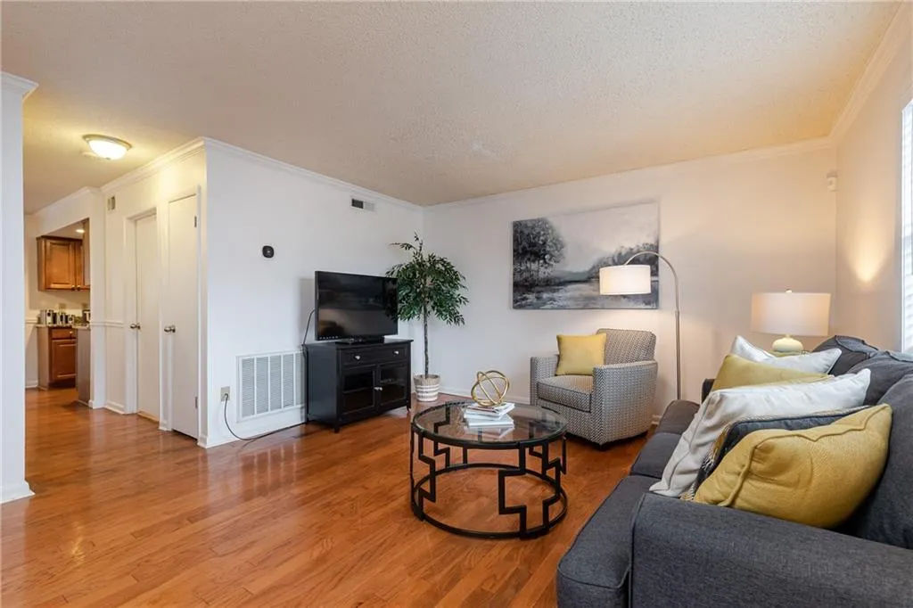 6900 Roswell Road Unit F6, Atlanta, Georgia 30328, 2 Bedrooms Bedrooms, ,2 BathroomsBathrooms,Residential,Sold,6900 Roswell Road Unit F6,6826679