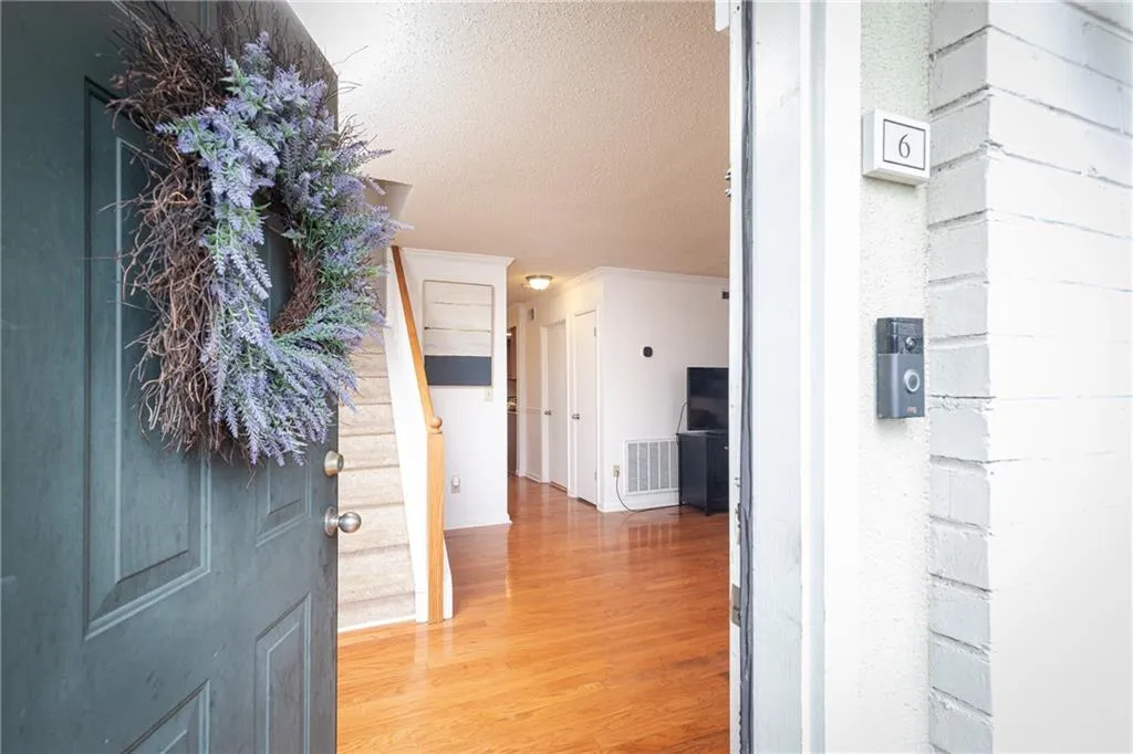 6900 Roswell Road Unit F6, Atlanta, Georgia 30328, 2 Bedrooms Bedrooms, ,2 BathroomsBathrooms,Residential,Sold,6900 Roswell Road Unit F6,6826679