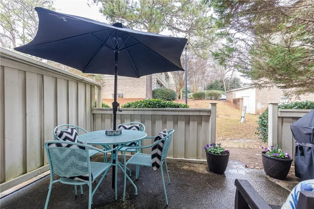 6900 Roswell Road Unit F6, Atlanta, Georgia 30328, 2 Bedrooms Bedrooms, ,2 BathroomsBathrooms,Residential,Sold,6900 Roswell Road Unit F6,6826679