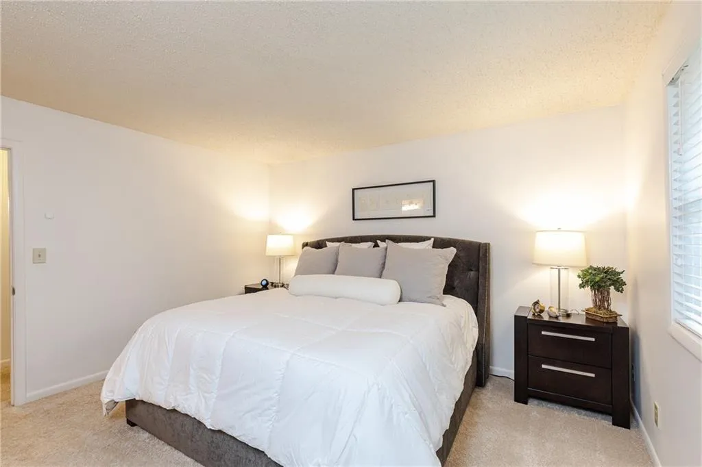 6900 Roswell Road Unit F6, Atlanta, Georgia 30328, 2 Bedrooms Bedrooms, ,2 BathroomsBathrooms,Residential,Sold,6900 Roswell Road Unit F6,6826679