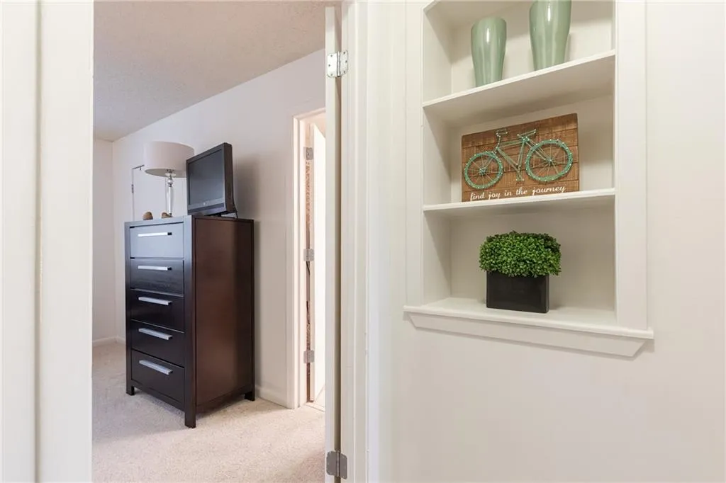 6900 Roswell Road Unit F6, Atlanta, Georgia 30328, 2 Bedrooms Bedrooms, ,2 BathroomsBathrooms,Residential,Sold,6900 Roswell Road Unit F6,6826679