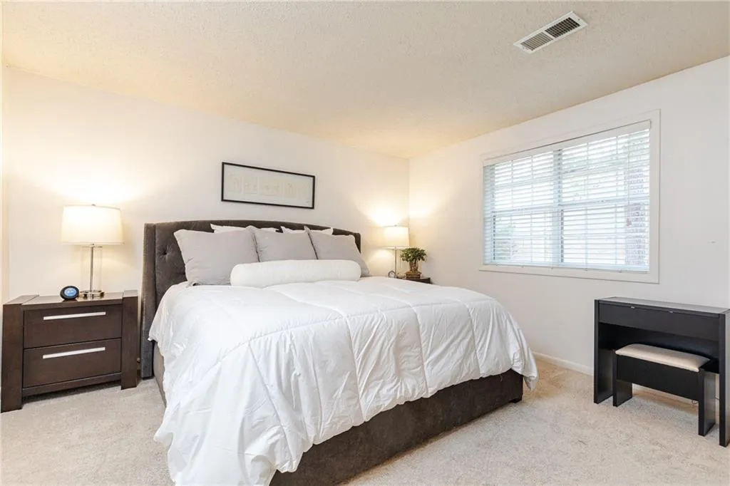 6900 Roswell Road Unit F6, Atlanta, Georgia 30328, 2 Bedrooms Bedrooms, ,2 BathroomsBathrooms,Residential,Sold,6900 Roswell Road Unit F6,6826679