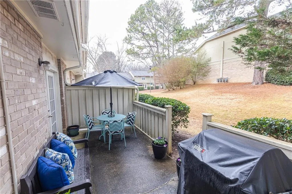 6900 Roswell Road Unit F6, Atlanta, Georgia 30328, 2 Bedrooms Bedrooms, ,2 BathroomsBathrooms,Residential,Sold,6900 Roswell Road Unit F6,6826679