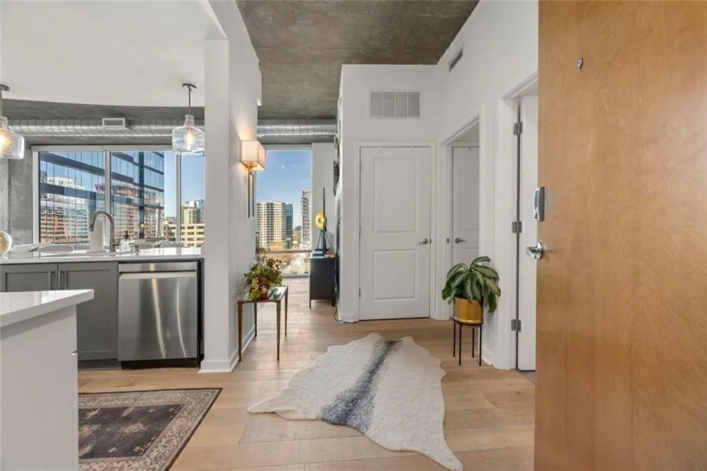 923 Peachtree Street Ne Unit 939, Atlanta, Georgia 30309, 1 Bedroom Bedrooms, ,1 BathroomBathrooms,Residential,For Sale,923 Peachtree Street Ne Unit 939,7669157