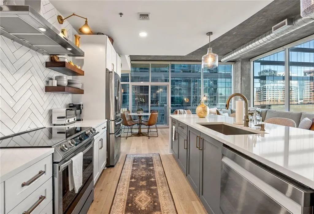 923 Peachtree Street Ne Unit 939, Atlanta, Georgia 30309, 1 Bedroom Bedrooms, ,1 BathroomBathrooms,Residential,For Sale,923 Peachtree Street Ne Unit 939,7669157