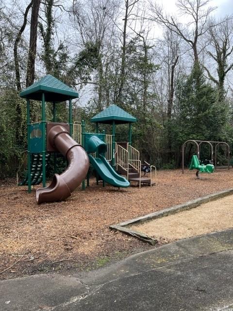 6700 Roswell Road Unit 13B, Atlanta, Georgia 30328, 3 Bedrooms Bedrooms, ,2 BathroomsBathrooms,Residential,Sold,6700 Roswell Road Unit 13B,7331069