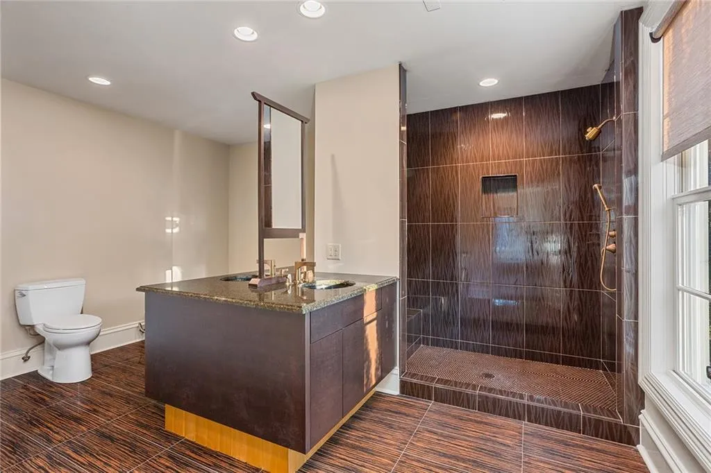 415 Cameron Valley Court, Sandy Springs, Georgia 30328, 5 Bedrooms Bedrooms, ,5 BathroomsBathrooms,Residential,Sold,415 Cameron Valley Court,7007681