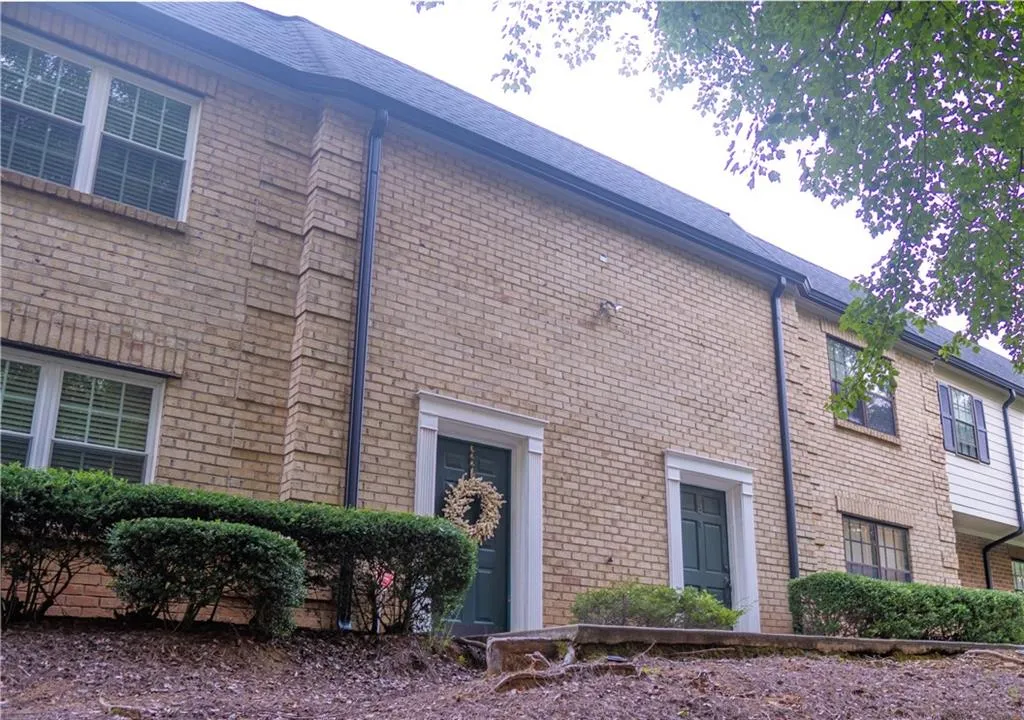 350 Winding River Drive Unit B, Sandy Springs, Georgia 30350, 3 Bedrooms Bedrooms, ,2 BathroomsBathrooms,Residential,Sold,350 Winding River Drive Unit B,7107153