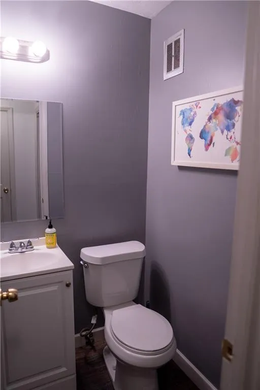 350 Winding River Drive Unit B, Sandy Springs, Georgia 30350, 3 Bedrooms Bedrooms, ,2 BathroomsBathrooms,Residential,Sold,350 Winding River Drive Unit B,7107153