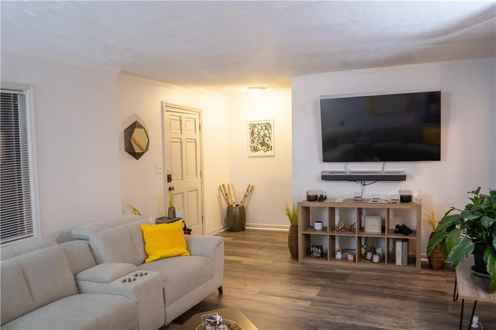 350 Winding River Drive Unit B, Sandy Springs, Georgia 30350, 3 Bedrooms Bedrooms, ,2 BathroomsBathrooms,Residential,Sold,350 Winding River Drive Unit B,7107153