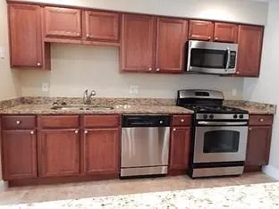 6980 Roswell Road Ne Unit B15, Sandy Springs, Georgia 30328, 2 Bedrooms Bedrooms, ,2 BathroomsBathrooms,Residential,Sold,6980 Roswell Road Ne Unit B15,5729748