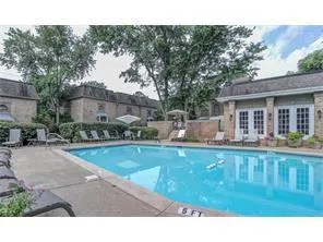 6980 Roswell Road Ne Unit B15, Sandy Springs, Georgia 30328, 2 Bedrooms Bedrooms, ,2 BathroomsBathrooms,Residential,Sold,6980 Roswell Road Ne Unit B15,5729748