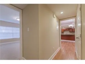6980 Roswell Road Ne Unit B15, Sandy Springs, Georgia 30328, 2 Bedrooms Bedrooms, ,2 BathroomsBathrooms,Residential,Sold,6980 Roswell Road Ne Unit B15,5729748