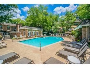 6980 Roswell Road Ne Unit B15, Sandy Springs, Georgia 30328, 2 Bedrooms Bedrooms, ,2 BathroomsBathrooms,Residential,Sold,6980 Roswell Road Ne Unit B15,5729748