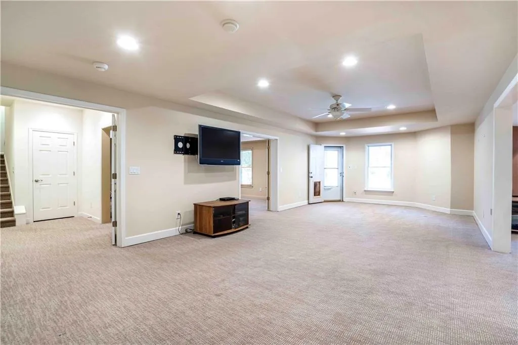 630 Regency Forest Court, Atlanta, Georgia 30342, 5 Bedrooms Bedrooms, ,4 BathroomsBathrooms,Residential,Sold,630 Regency Forest Court,6946600