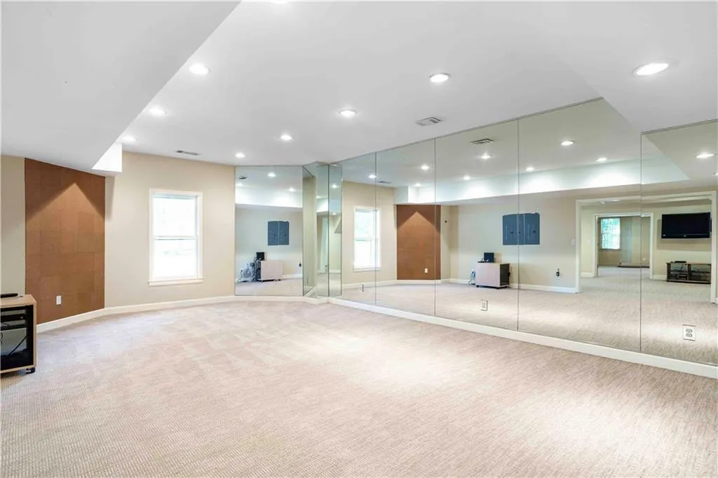 630 Regency Forest Court, Atlanta, Georgia 30342, 5 Bedrooms Bedrooms, ,4 BathroomsBathrooms,Residential,Sold,630 Regency Forest Court,6946600