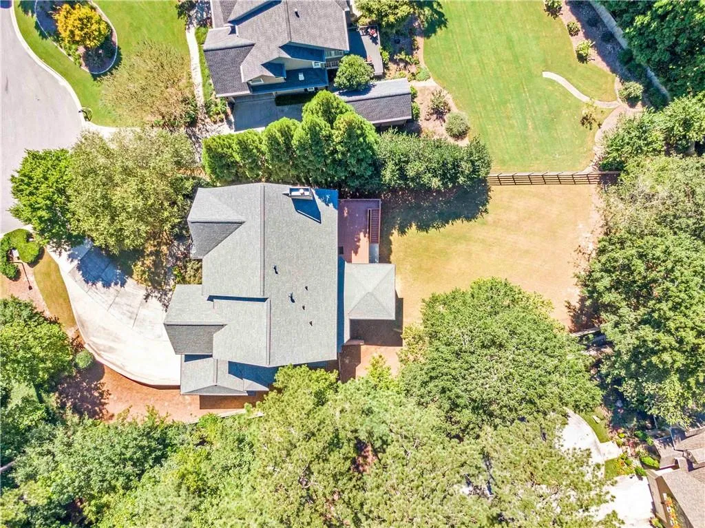 630 Regency Forest Court, Atlanta, Georgia 30342, 5 Bedrooms Bedrooms, ,4 BathroomsBathrooms,Residential,Sold,630 Regency Forest Court,6946600