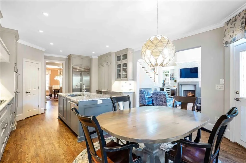 630 Regency Forest Court, Atlanta, Georgia 30342, 5 Bedrooms Bedrooms, ,4 BathroomsBathrooms,Residential,Sold,630 Regency Forest Court,6946600