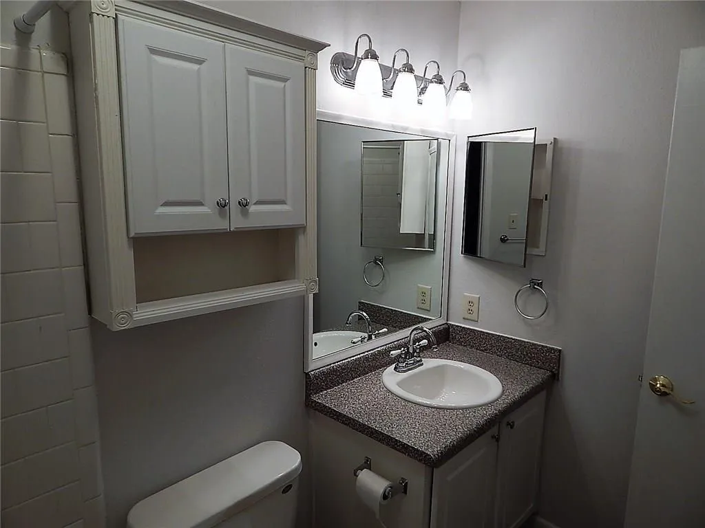 5155 Roswell Road Unit 2, Sandy Springs, Georgia 30342, 1 Bedroom Bedrooms, ,1 BathroomBathrooms,Residential,Sold,5155 Roswell Road Unit 2,5838789