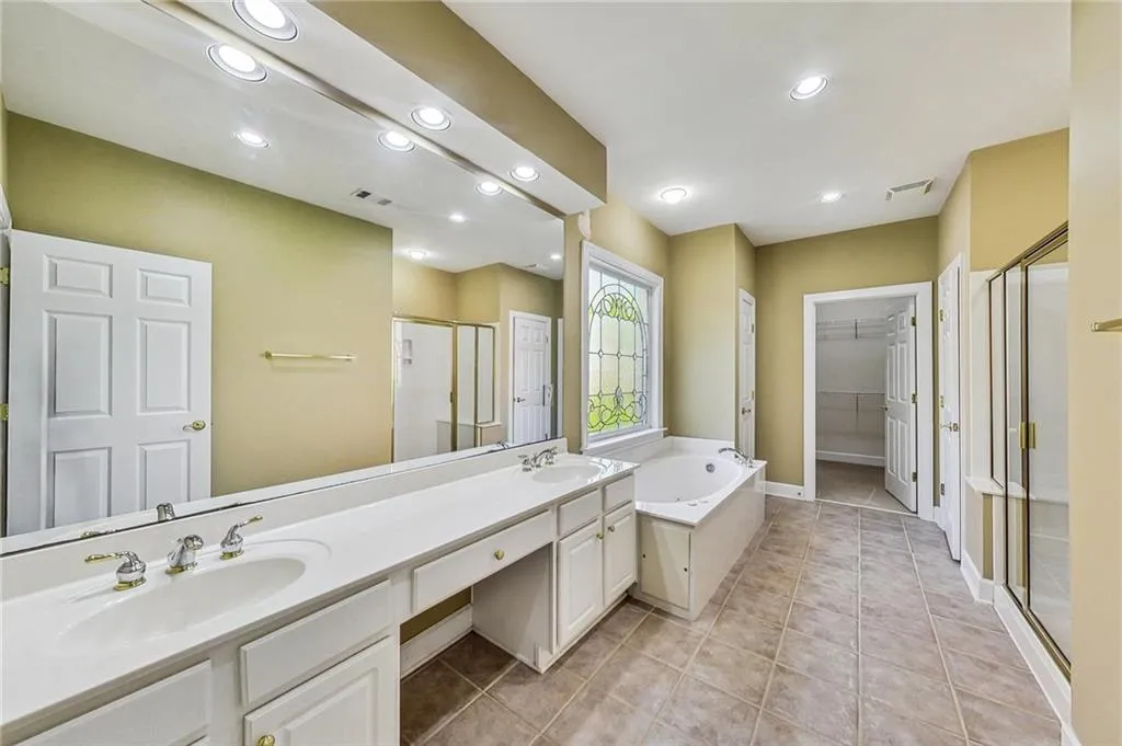 2119 Wrights Mill Circle Ne, Atlanta, Georgia 30324, 3 Bedrooms Bedrooms, ,2 BathroomsBathrooms,Residential,For Sale,2119 Wrights Mill Circle Ne,7568448