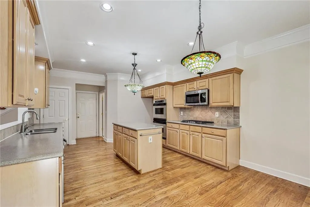 2119 Wrights Mill Circle Ne, Atlanta, Georgia 30324, 3 Bedrooms Bedrooms, ,2 BathroomsBathrooms,Residential,For Sale,2119 Wrights Mill Circle Ne,7568448