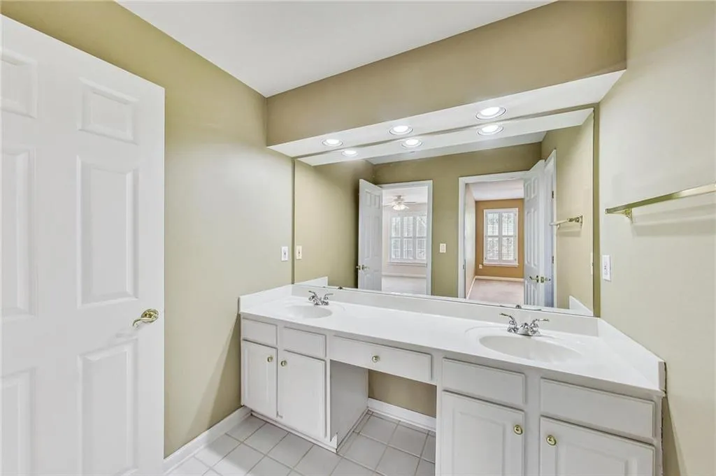 2119 Wrights Mill Circle Ne, Atlanta, Georgia 30324, 3 Bedrooms Bedrooms, ,2 BathroomsBathrooms,Residential,For Sale,2119 Wrights Mill Circle Ne,7568448