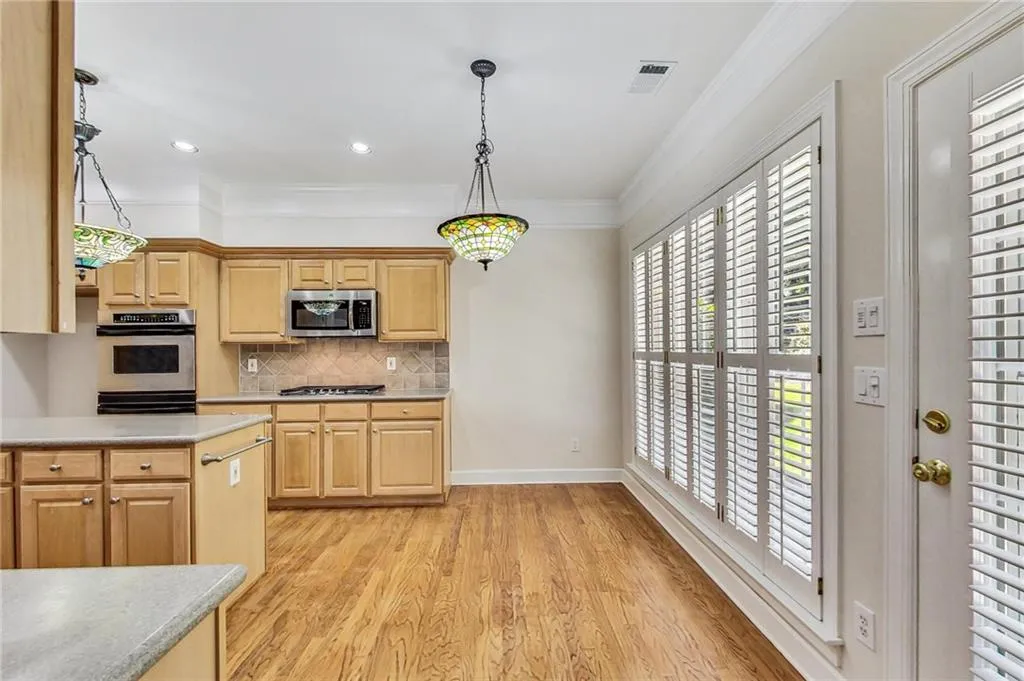2119 Wrights Mill Circle Ne, Atlanta, Georgia 30324, 3 Bedrooms Bedrooms, ,2 BathroomsBathrooms,Residential,For Sale,2119 Wrights Mill Circle Ne,7568448