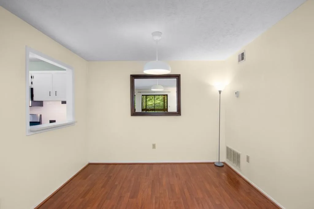 410 Woodcliff Drive, Sandy Springs, Georgia 30350, 2 Bedrooms Bedrooms, ,1 BathroomBathrooms,Residential,Sold,410 Woodcliff Drive,7413645