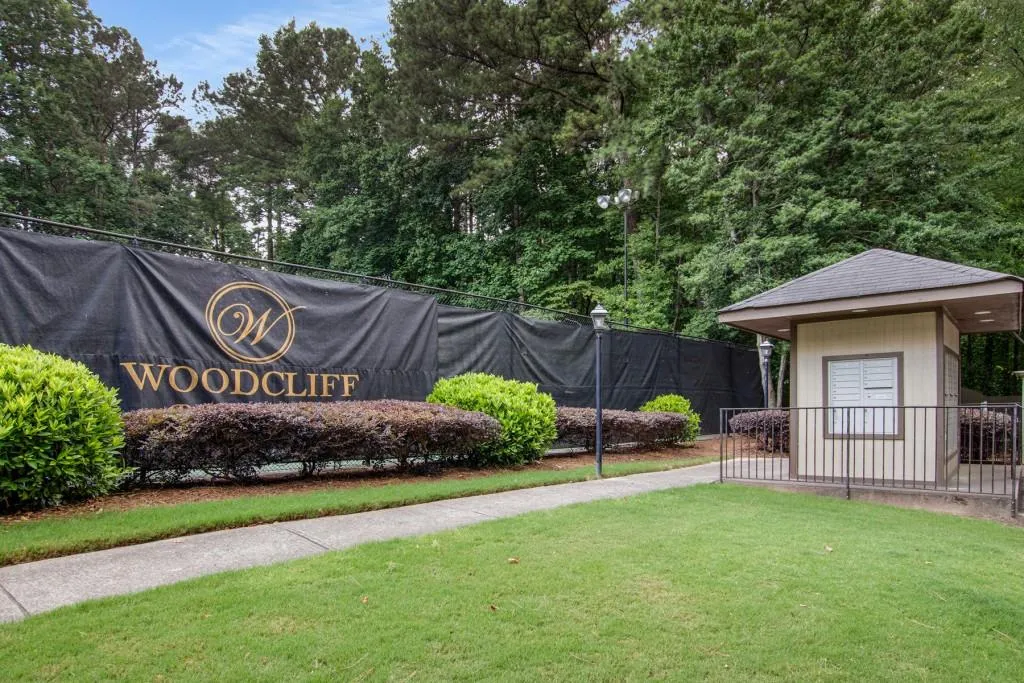 410 Woodcliff Drive, Sandy Springs, Georgia 30350, 2 Bedrooms Bedrooms, ,1 BathroomBathrooms,Residential,Sold,410 Woodcliff Drive,7413645