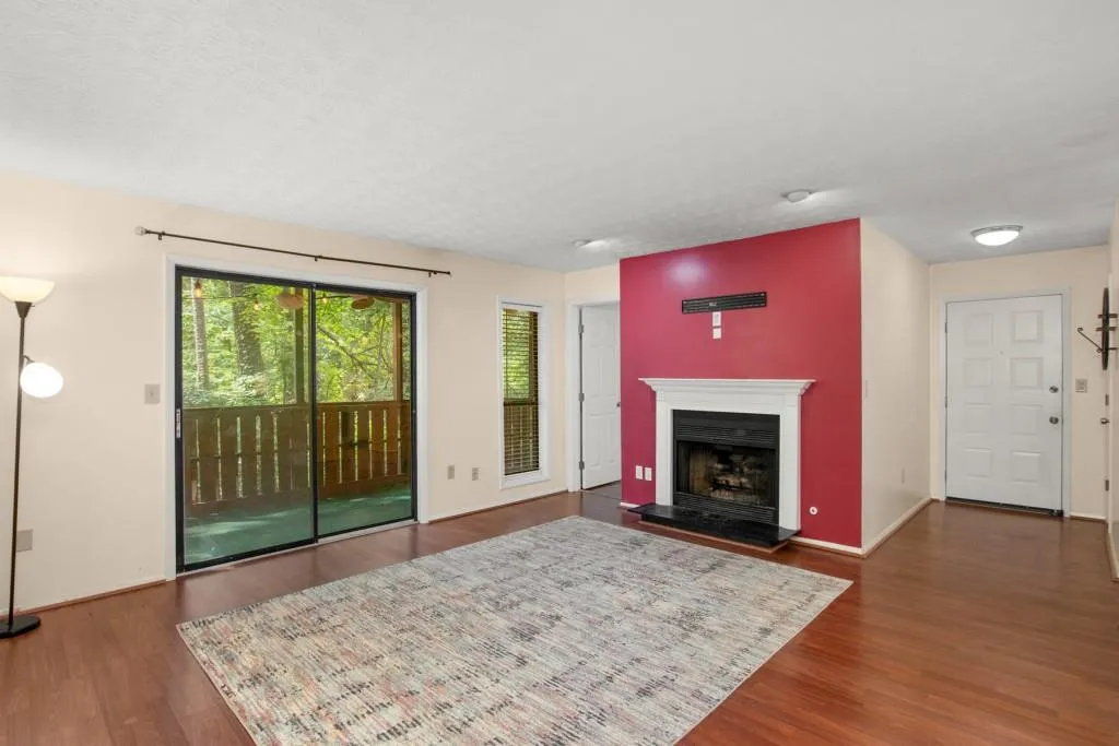 410 Woodcliff Drive, Sandy Springs, Georgia 30350, 2 Bedrooms Bedrooms, ,1 BathroomBathrooms,Residential,Sold,410 Woodcliff Drive,7413645