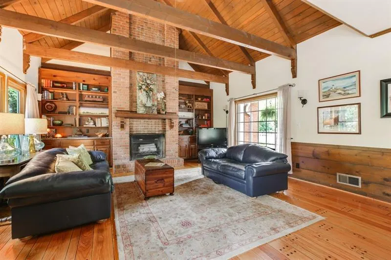 520 Cambridge Way, Sandy Springs, Georgia 30328, 4 Bedrooms Bedrooms, ,2 BathroomsBathrooms,Residential,Sold,520 Cambridge Way,6506307