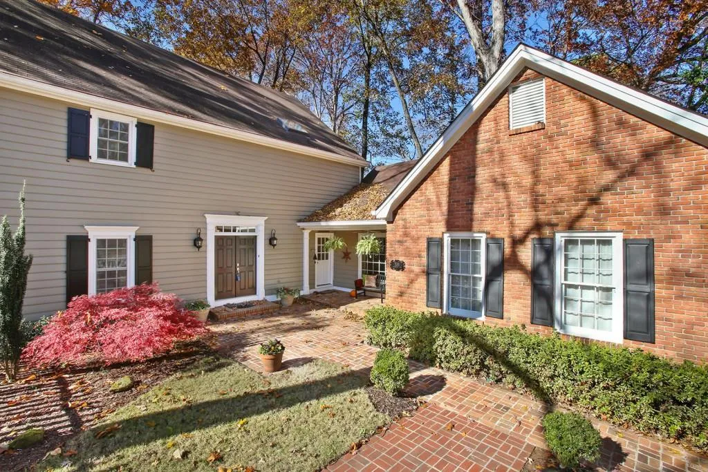520 Cambridge Way, Sandy Springs, Georgia 30328, 4 Bedrooms Bedrooms, ,2 BathroomsBathrooms,Residential,Sold,520 Cambridge Way,6506307