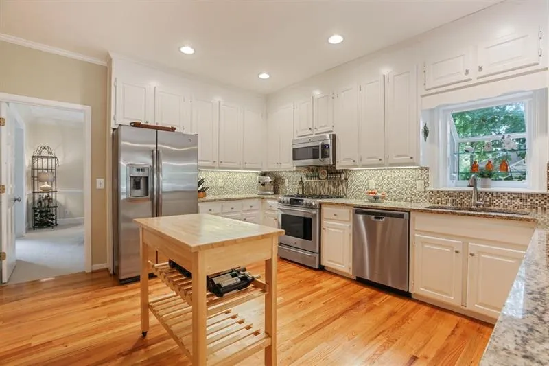 520 Cambridge Way, Sandy Springs, Georgia 30328, 4 Bedrooms Bedrooms, ,2 BathroomsBathrooms,Residential,Sold,520 Cambridge Way,6506307