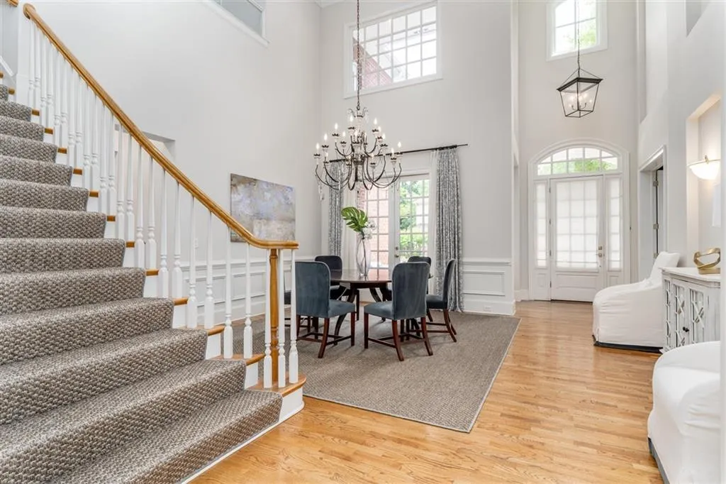 730 Lake Summit Drive, Sandy Springs, Georgia 30342, 5 Bedrooms Bedrooms, ,4 BathroomsBathrooms,Residential,Sold,730 Lake Summit Drive,6599902