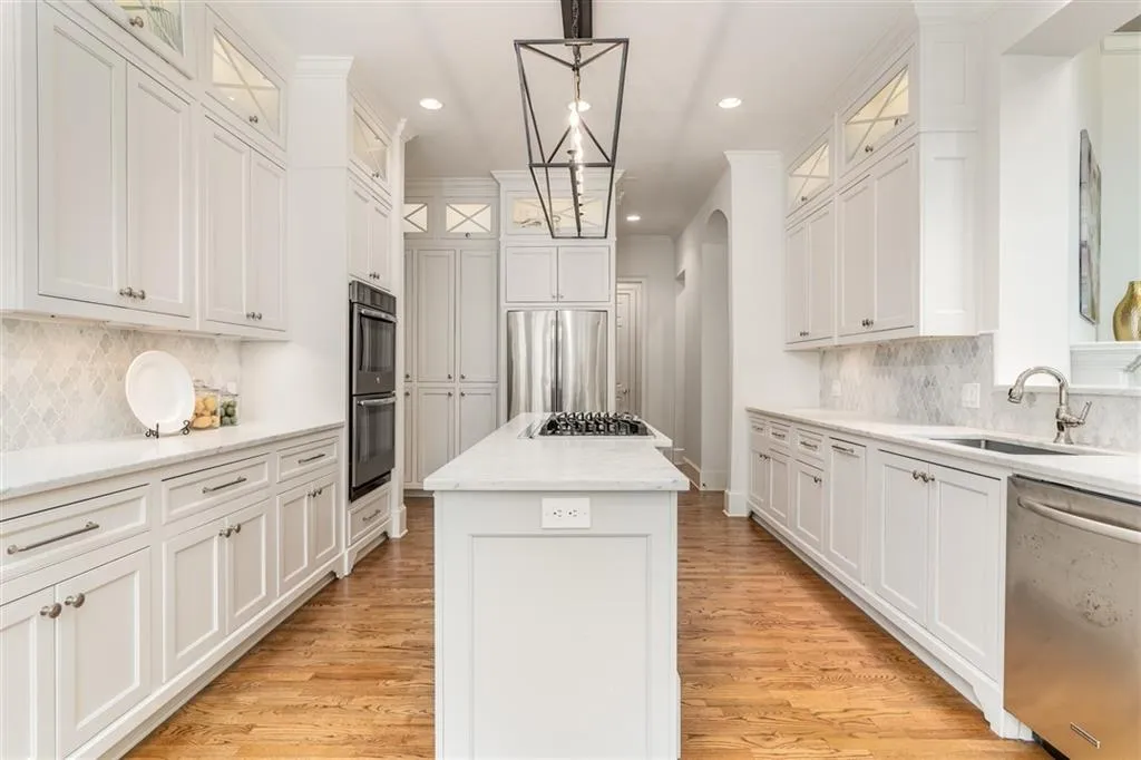 730 Lake Summit Drive, Sandy Springs, Georgia 30342, 5 Bedrooms Bedrooms, ,4 BathroomsBathrooms,Residential,Sold,730 Lake Summit Drive,6599902